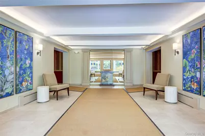 2 Town House Place #2-H, Great Neck, NY 11021 - Photo 3