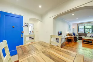 2 Town House Pl, Great Neck, NY 11021 - Photo 7