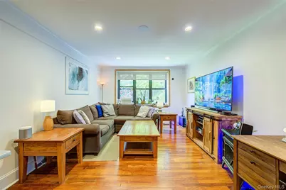 2 Town House Place #2-H, Great Neck, NY 11021 - Photo 21