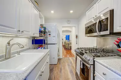 2 Town House Place #2-H, Great Neck, NY 11021 - Photo 27