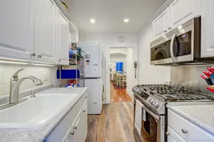 2 Town House Pl, Great Neck, NY 11021 - Photo 27