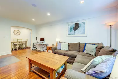 2 Town House Place #2-H, Great Neck, NY 11021 - Photo 11