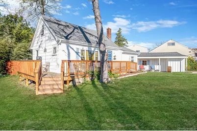 92 E John Street, Lindenhurst, NY 11757 - Photo 3