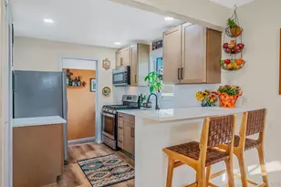 92 E John St, Lindenhurst, NY 11757 - Photo 7