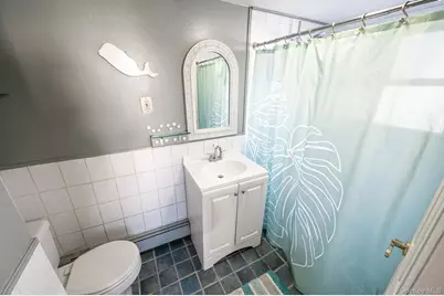 92 E John Street, Lindenhurst, NY 11757 - Photo 17