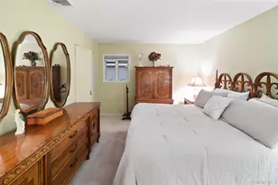 51 Deer Ln, Hicksville, NY 11801 - Photo 17