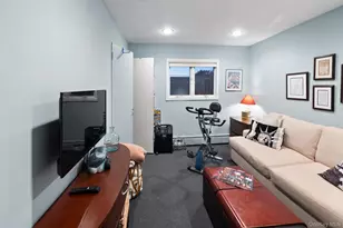 51 Deer Ln, Hicksville, NY 11801 - Photo 19