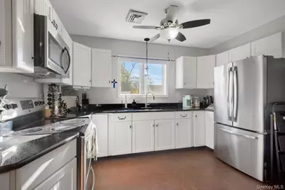 11 Sunset Drive, New Windsor, NY 12553 - Photo 7