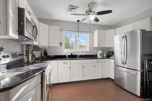 11 Sunset Dr, New Windsor, NY 12553 - Photo 7