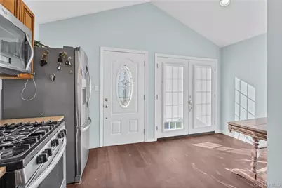 81 Fairground Avenue, Huntington Station, NY 11746 - Photo 7