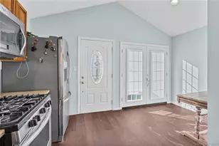 81 Fairground Ave, Huntington Station, NY 11746 - Photo 7