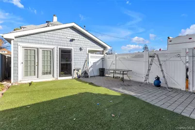 81 Fairground Avenue, Huntington Station, NY 11746 - Photo 17