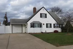 113 Abbey Ln, Levittown, NY 11756 - Photo 15