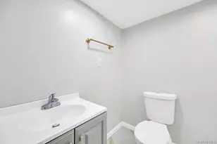 15 Duane Dr, Ronkonkoma, NY 11779 - Photo 27