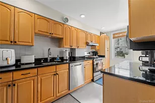 73-38 52nd Rd, Maspeth, NY 11378 - Photo 9