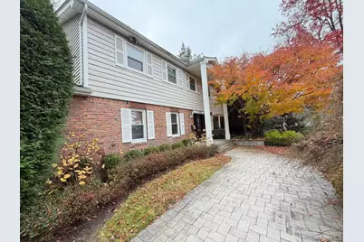 165 Tara Drive, Roslyn, NY 11576 - Photo 3