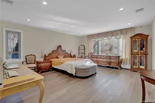 165 Tara Dr, Roslyn, NY 11576 - Photo 15