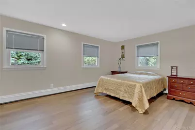 165 Tara Drive, Roslyn, NY 11576 - Photo 17