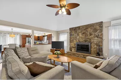 14 Oak Point Drive S, Bayville, NY 11709 - Photo 9