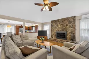 14 Oak Point Dr S, Bayville, NY 11709 - Photo 9