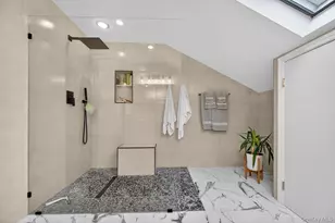 14 Oak Point Dr S, Bayville, NY 11709 - Photo 23