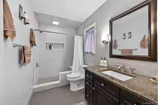 14 Oak Point Dr S, Bayville, NY 11709 - Photo 29