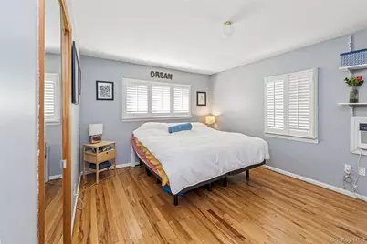 48 Elliot Drive, Hicksville, NY 11801 - Photo 13