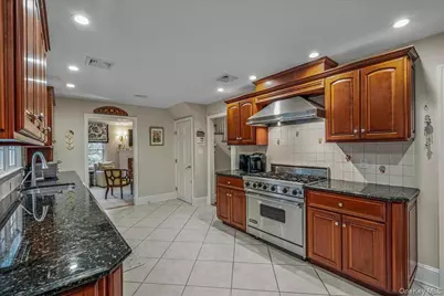 142 Cambridge Avenue, Garden City, NY 11530 - Photo 11