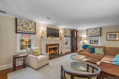 142 Cambridge Avenue, Garden City, NY 11530 - Photo 5