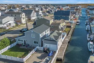 803 S 7th St, Lindenhurst, NY 11757 - Photo 31