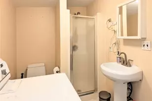 94 Walter Ct, Commack, NY 11725 - Photo 5