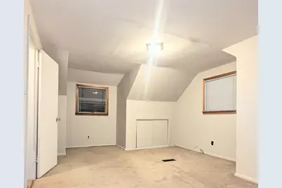 94 Walter Court, Commack, NY 11725 - Photo 9