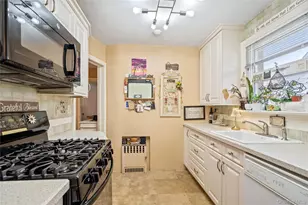 126 Oakland Ave, West Hempstead, NY 11552 - Photo 13