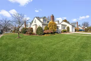 126 Oakland Ave, West Hempstead, NY 11552 - Photo 29