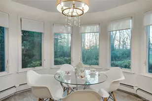 1041 Glen Cove Ave, Roslyn, NY 11576 - Photo 9