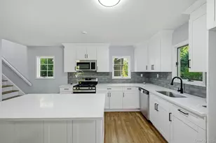 10 Woodland Ln, Huntington, NY 11743 - Photo 3