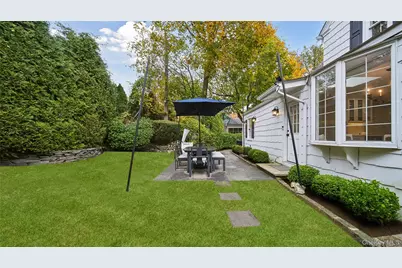 305 Nassau Avenue, Manhasset, NY 11030 - Photo 27