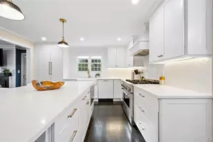 305 Nassau Ave, Manhasset, NY 11030 - Photo 7