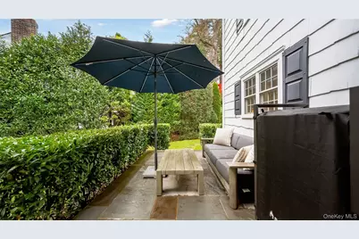 305 Nassau Avenue, Manhasset, NY 11030 - Photo 25