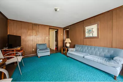 212 Lakeview Avenue, Malverne, NY 11565 - Photo 11