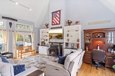 107 Spinney Road, East Quogue, NY 11942 - Photo 5