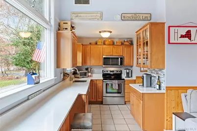 107 Spinney Road, East Quogue, NY 11942 - Photo 9