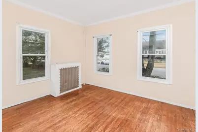 90 Meucci Avenue, Copiague, NY 11726 - Photo 11