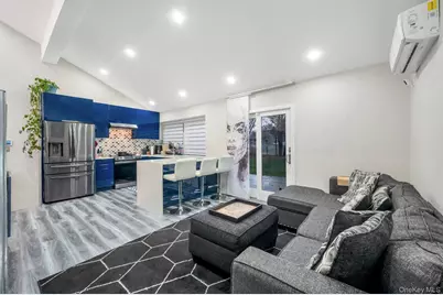 15 Drake Avenue, Bellport, NY 11713 - Photo 9