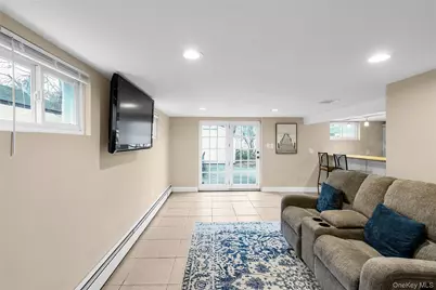 300 Center Bay Drive, West Islip, NY 11795 - Photo 19