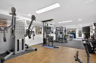 42 Highfield Ln, Roslyn Heights, NY 11577 - Photo 27