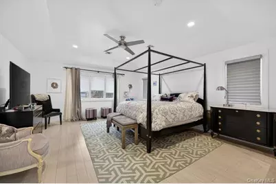 42 Highfield Lane, Roslyn Heights, NY 11577 - Photo 15