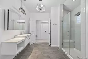 42 Highfield Ln, Roslyn Heights, NY 11577 - Photo 17