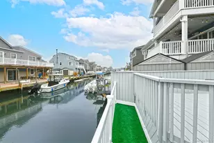 116 Beach Ave, Bellmore, NY 11710 - Photo 27