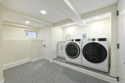 116 Beach Avenue, Bellmore, NY 11710 - Photo 23